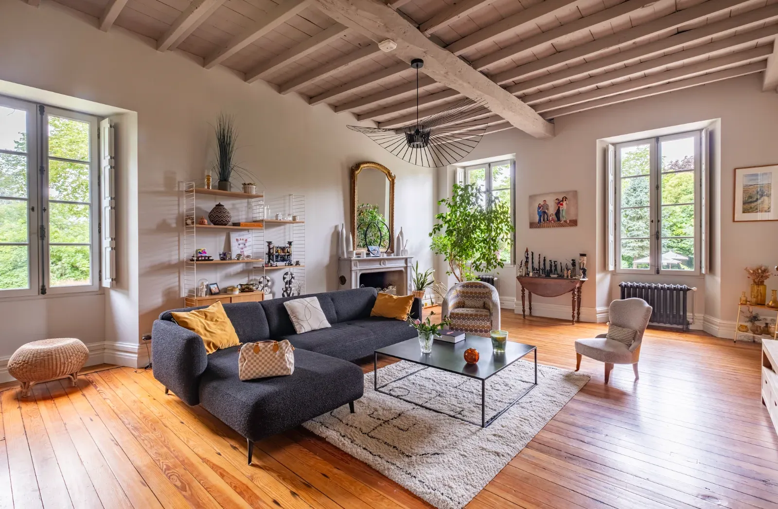 Elegant 19th-Century Charterhouse in Bordeaux Vineyards