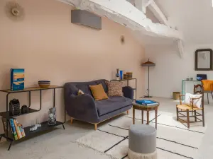 Elegant 19th-Century Charterhouse in Bordeaux Vineyards