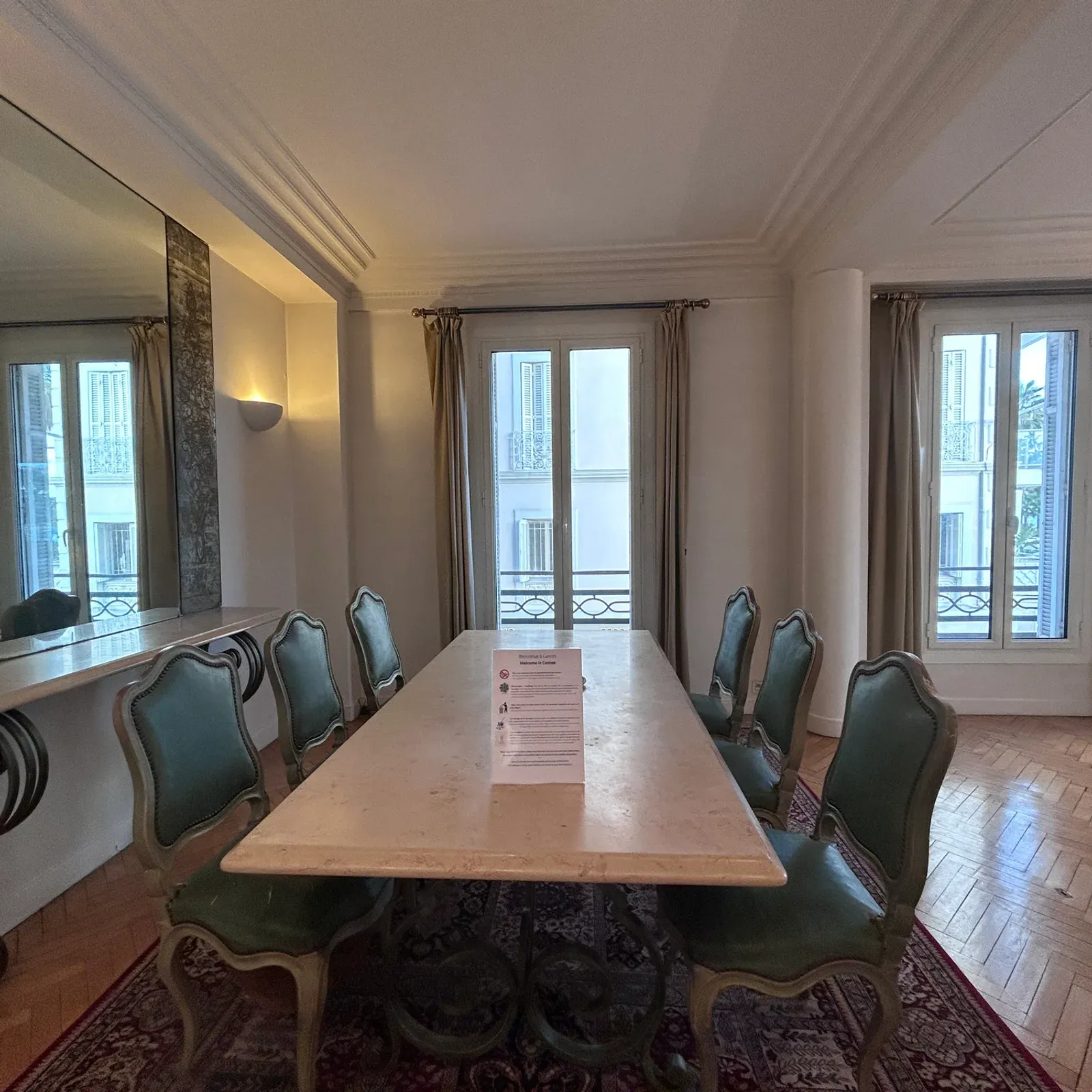 Appartement Luxueux 2 Chambres avec Vue Mer à Cannes