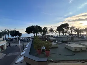 Appartement Luxueux 2 Chambres avec Vue Mer à Cannes