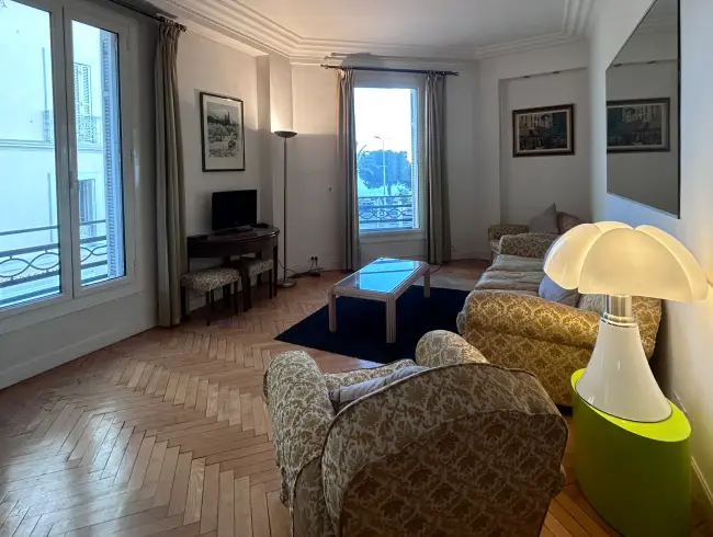 Appartement Luxueux 2 Chambres avec Vue Mer à Cannes