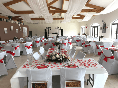 Salle de réception face au Alpilles en campagne