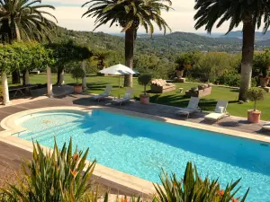 Exclusive Events with Panoramic Sea Views in Mouans-Sartoux