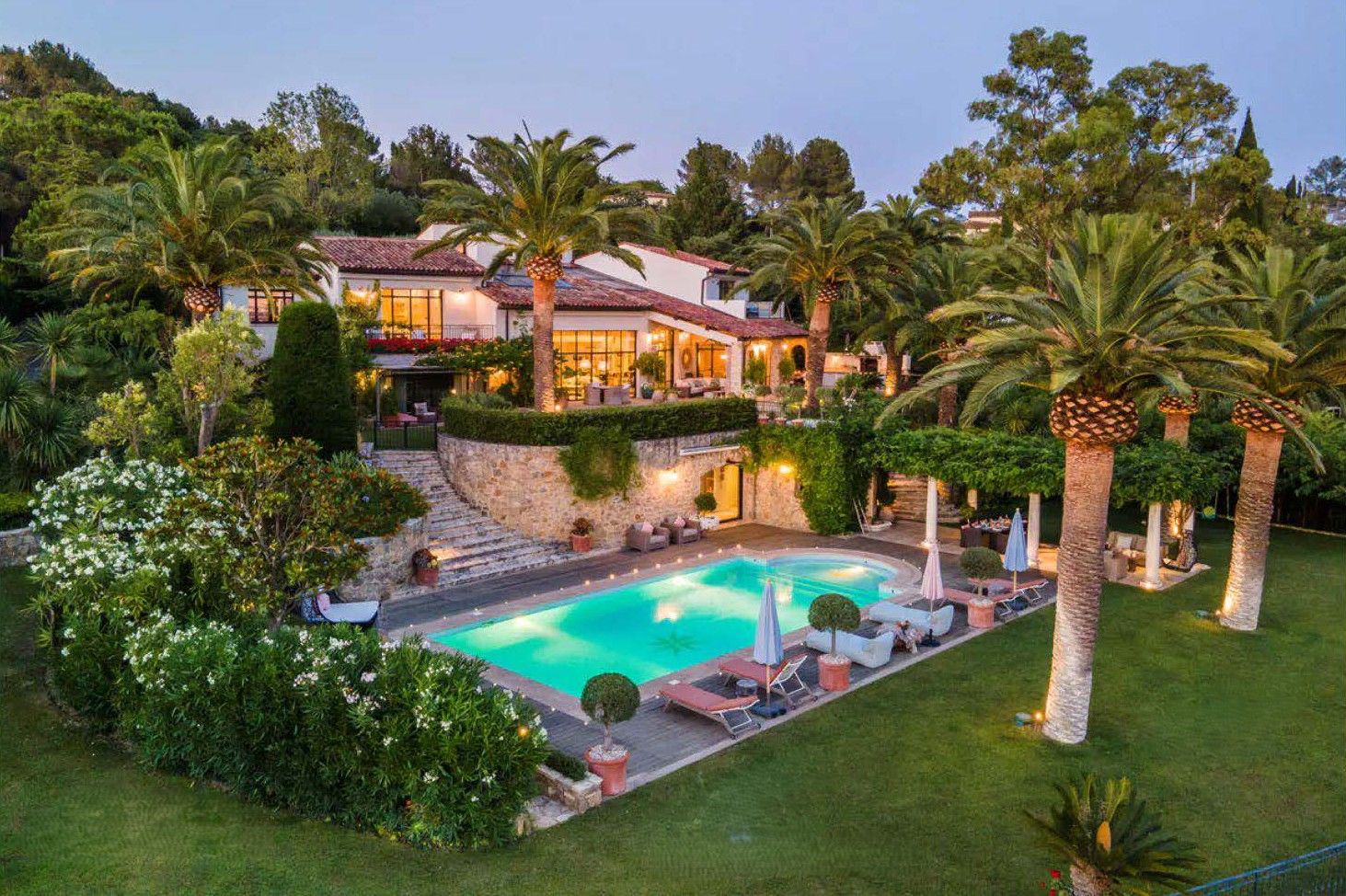 Exclusive Events with Panoramic Sea Views in Mouans-Sartoux