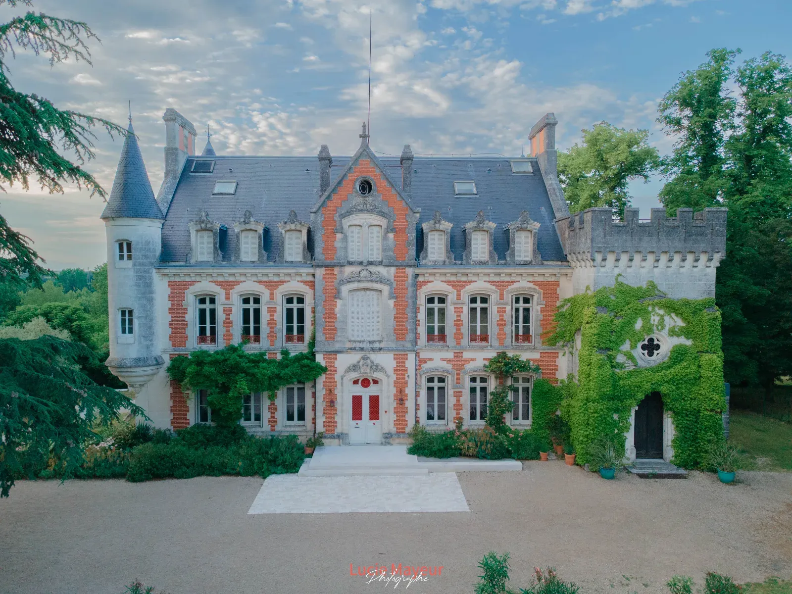 Chateau Venue for Corporate Events & Seminars in Saint-Yrieix-sur-Charente