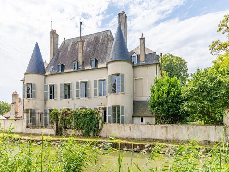 18th-Century Berry Estate: Historic Venue for Events