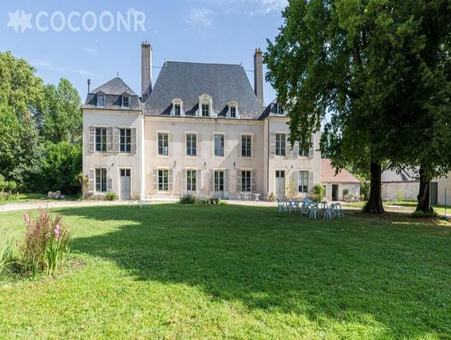 18th-Century Berry Estate: Historic Venue for Events