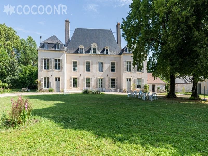 Domaine du XVIIIe Siècle en Berry : Lieu Historique pour Événements