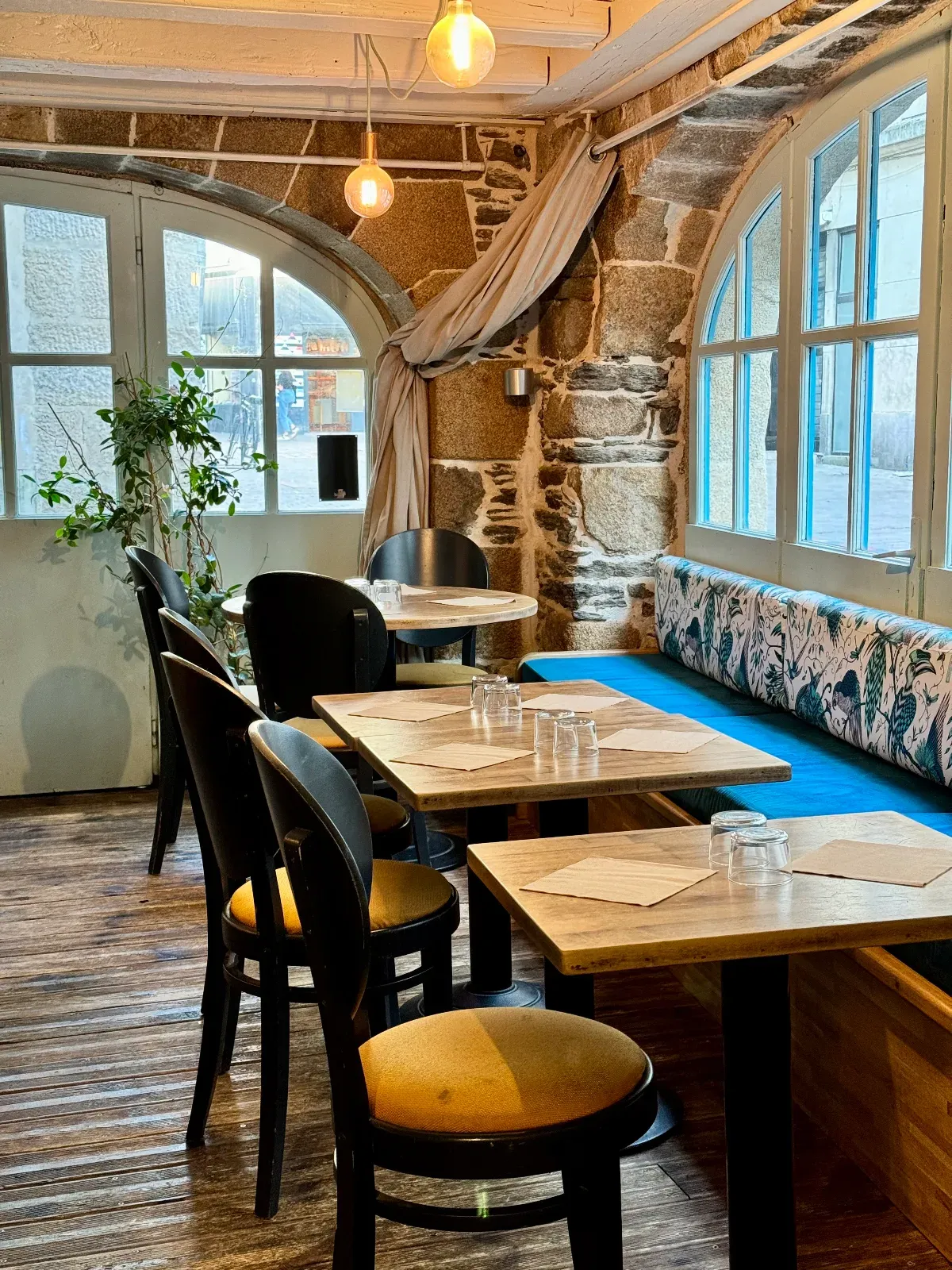 Cosy Stone & Beam Venue for Events in Nantes