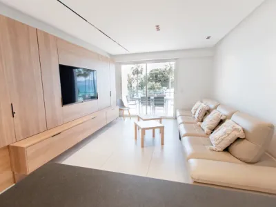 Luxury 2 Bedroom Apartment with Terrace on the Croisette, Cannes