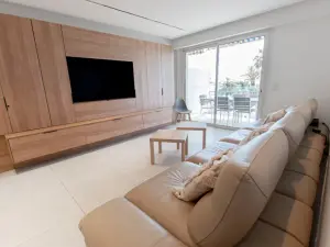 Appartement de Luxe 2 Chambres avec Terrasse sur la Croisette, Cannes