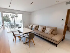 Appartement de Luxe 2 Chambres avec Terrasse sur la Croisette, Cannes