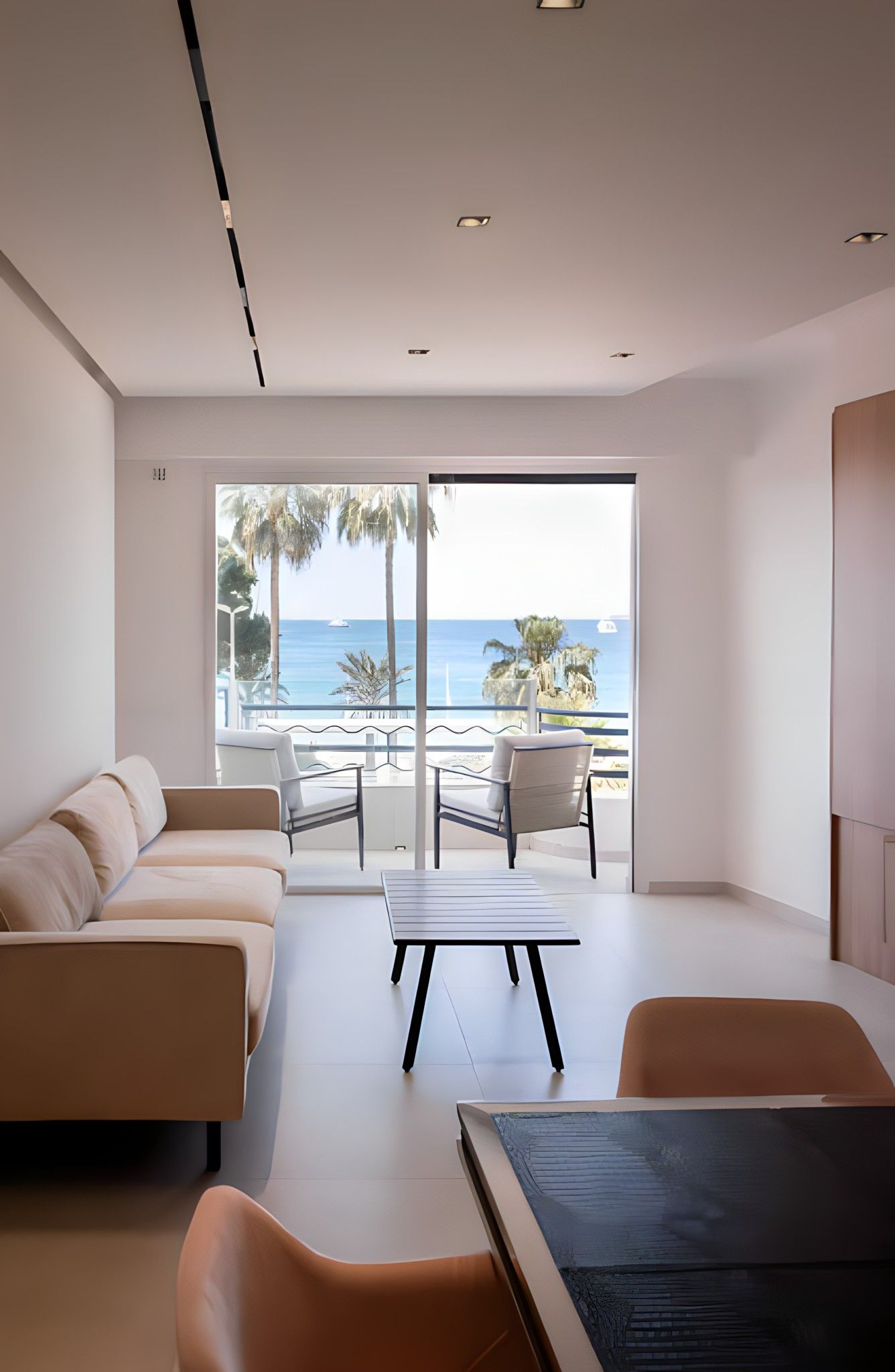 Luxury 2 Bedroom Apartment with Terrace on the Croisette, Cannes