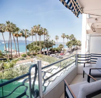 Appartement de Luxe 2 Chambres avec Terrasse sur la Croisette, Cannes