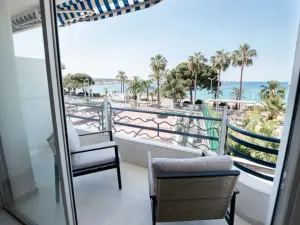 Luxury 2 Bedroom Apartment with Terrace on the Croisette, Cannes