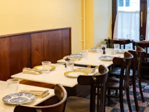 Bistrot Intime pour Cuisine de Saison et Vins Naturels à Paris