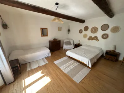 Ferme Historique au Pied du Mont Ventoux pour Événements jusqu'à 24 Personnes