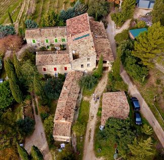 Historic Farmhouse at the Foot of Mont Ventoux for Events up to 24