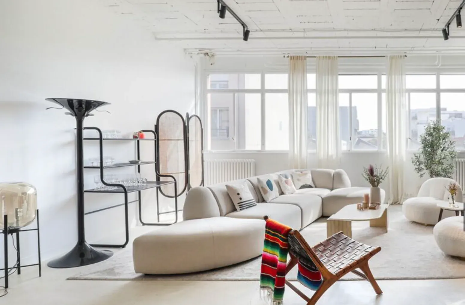 Artistic Loft in Montreuil: A Creative Haven for Events