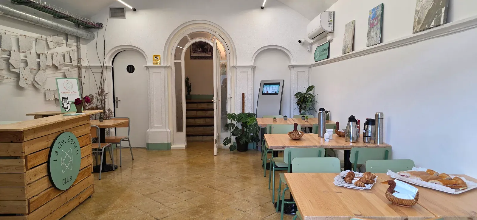 The Club: Versatile Lounge & Breakout Space for Events in Gelida