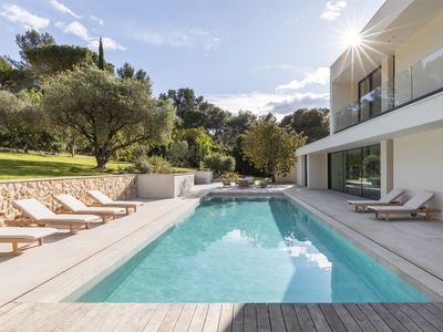 Villa Contemporaine pour Événements Premium & Productions près de Montpellier