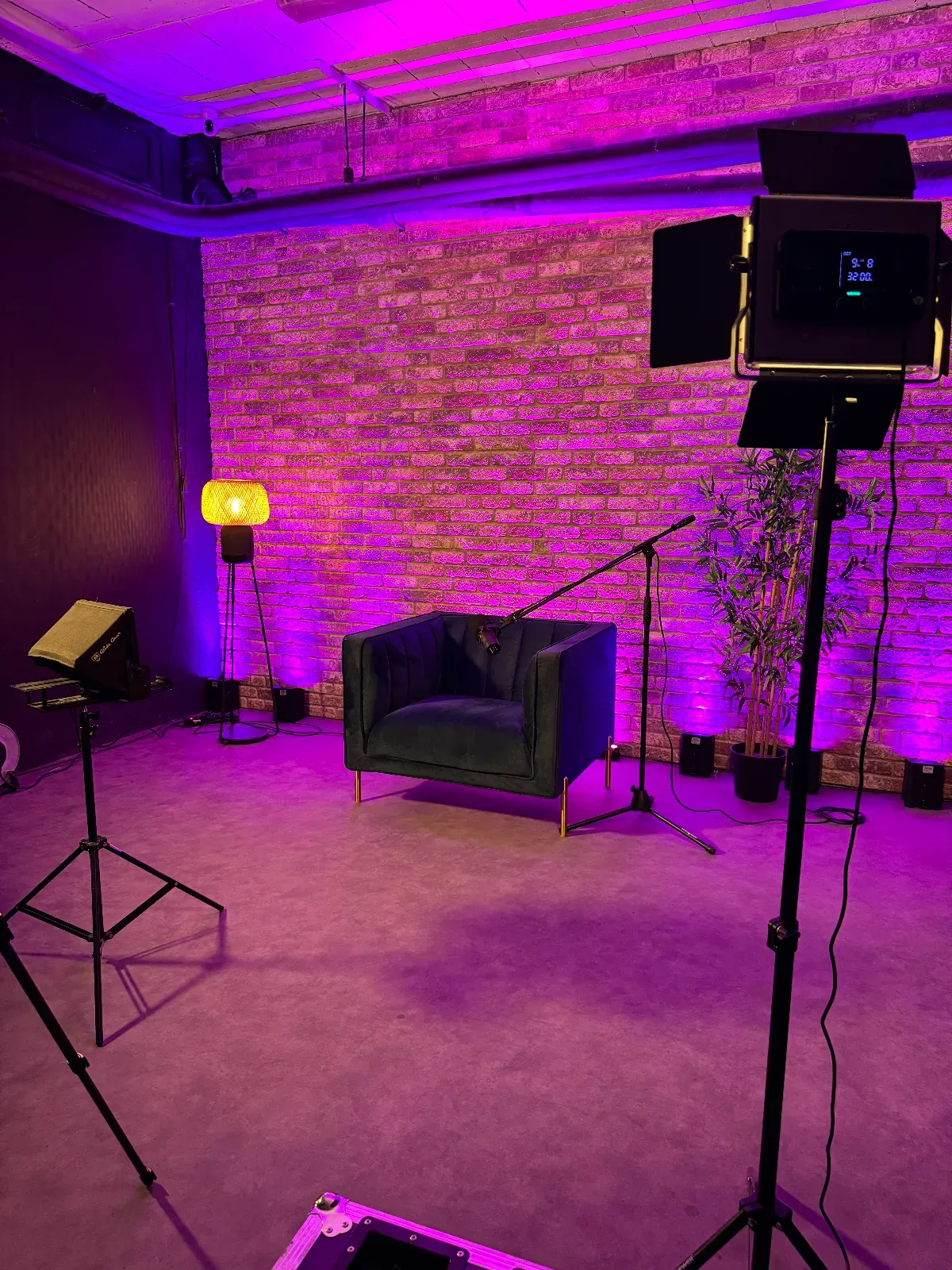 Professional Photo Studio for Hire in Gentilly