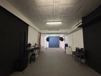 Professional Photo Studio for Hire in Gentilly