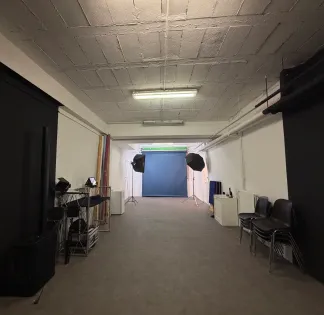 Professional Photo Studio for Hire in Gentilly