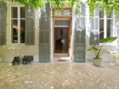 Majestueuse Maison de Campagne du 18ème Siècle à Marseille avec Piscine & Jardins