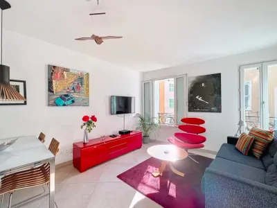 Charming Apartment in Cannes Pedestrian Street | Vacation & Event Space