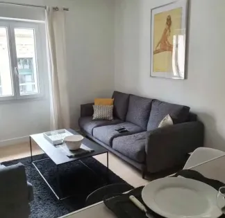 Appartement Rénové 3 Chambres près du Vieux-Port, Cannes | Jusqu'à 6 Personnes