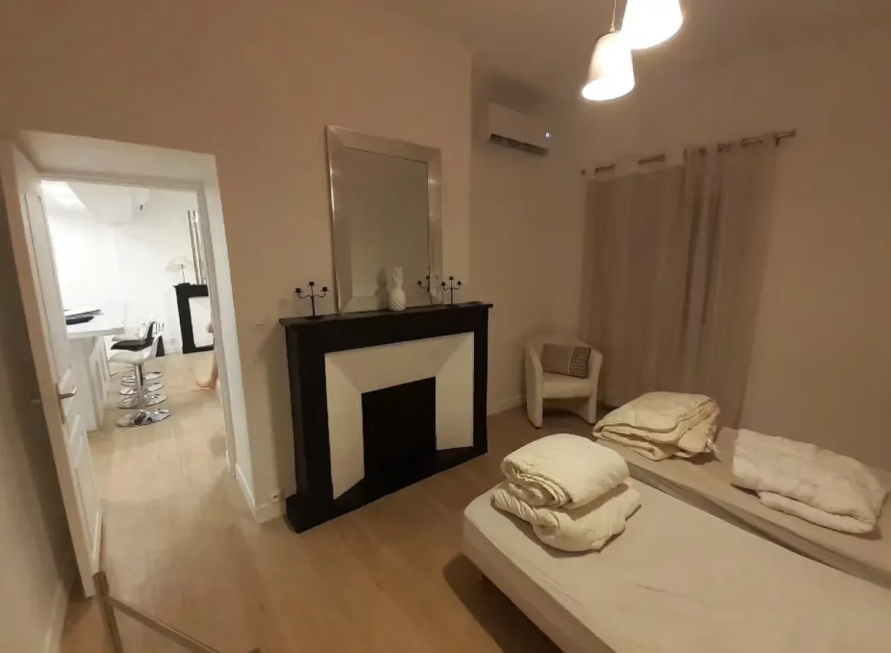 Renovated 3-Bedroom Apartment near Old Port, Cannes | Sleeps 6