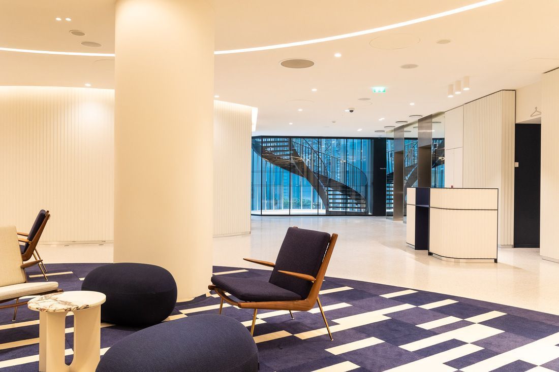 Modern Event Space Near Arc de Triomphe | Parisian Excellence
