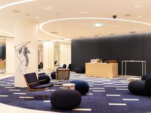 Modern Event Space Near Arc de Triomphe | Parisian Excellence