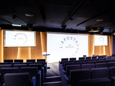 Auditorium Moderne pour Réunions, Lancements de Produits & Séminaires à Paris