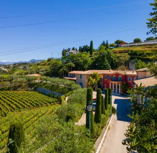 Domaine dans les Collines de Nice : Un Lieu Naturel pour Événements