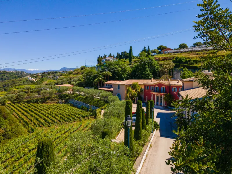 Domaine dans les Collines de Nice : Un Lieu Naturel pour Événements