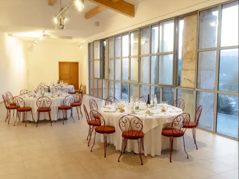 Elegant Modular Venue with Stunning Hill Views in Nice