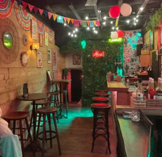 Iconic Bar in Old Nice: A Legendary Venue for Parties & Cocktails