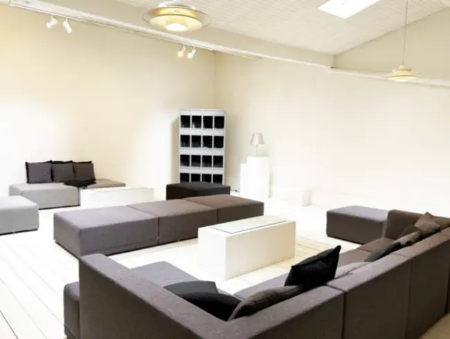 Artistic 200 sqm Loft with Event Kitchen & 7m Table – Central Paris