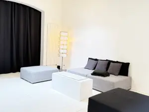 Artistic 200 sqm Loft with Event Kitchen & 7m Table – Central Paris