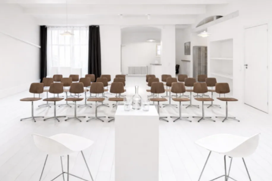 Artistic 200 sqm Loft with Event Kitchen & 7m Table – Central Paris