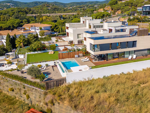 Luxury Villa for Corporate Events in Costa Brava with Sea Views