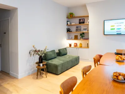 Meeting & Workshop Space in Haut-Marais | Seats 15