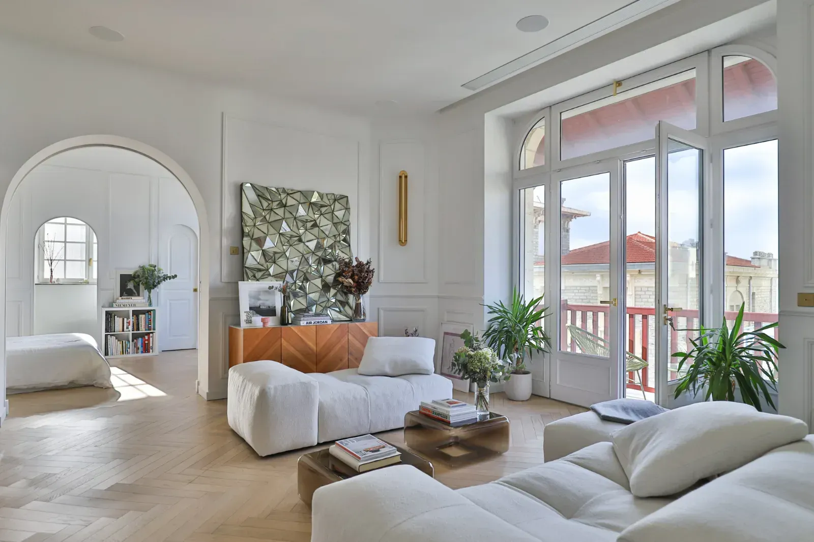 Coastal Editorial Residence: A Private Loft in Biarritz