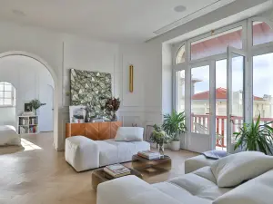 Coastal Editorial Residence: A Private Loft in Biarritz