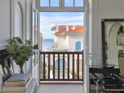 Résidence Côtière Éditoriale : Un Loft Privé à Biarritz