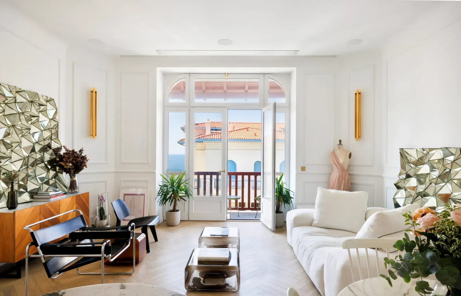 Coastal Editorial Residence: A Private Loft in Biarritz