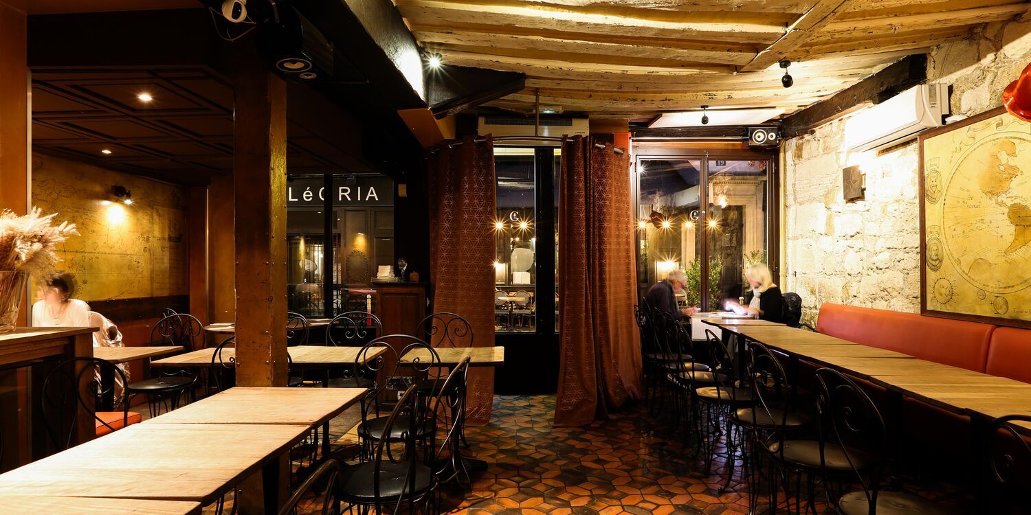 Traditional French Restaurant with Asian & Mediterranean Influences in Saint-Germain-des-Prés