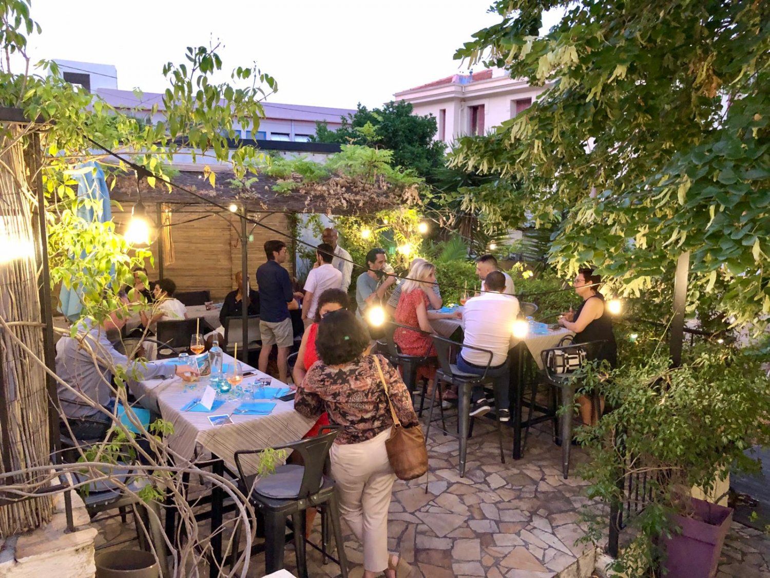Restaurant italien avec un beau jardin